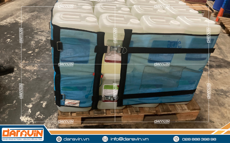 Lưới quấn pallet kích thước 0.65m sử dụng cho hàng nhỏ tại NCL Asia Lưới quấn pallet kích thước 0.65m sử dụng cho hàng nhỏ tại NCL Asia