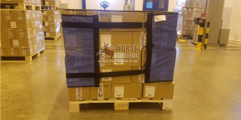 Lưới quấn pallet sử dụng mẫu khóa verclo tại kho hàng dược phẩm Lưới quấn pallet sử dụng mẫu khóa verclo tại kho hàng dược phẩm