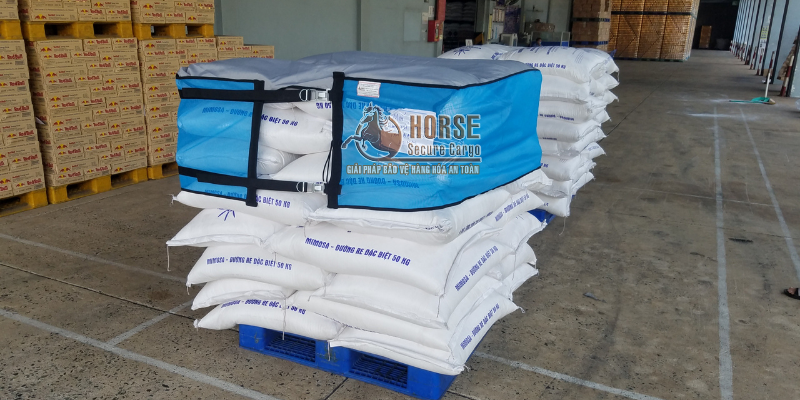 Hình thực tế lưới quấn pallet tái sử dụng quấn hàng hóa tại công ty nước giải khát Hình thực tế lưới quấn pallet tái sử dụng quấn hàng hóa tại công ty nước giải khát