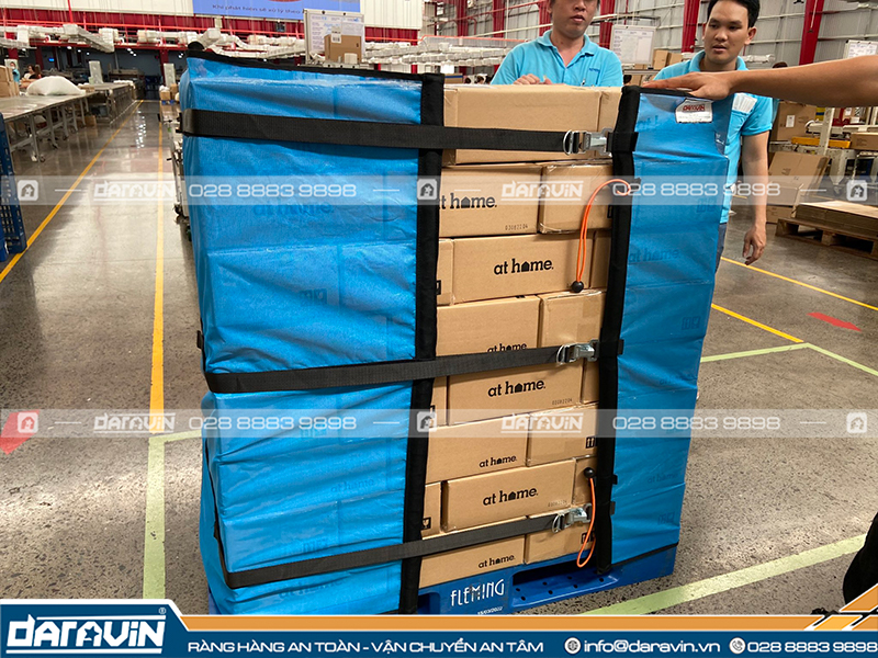 So sánh ưu điểm giữa màng quấn pallet tái sử dụng và màng PE So sánh ưu điểm giữa màng quấn pallet tái sử dụng và màng PE