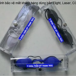 Mắt kính bảo vệ mắt khách hàng khi dùng bắn Laser
