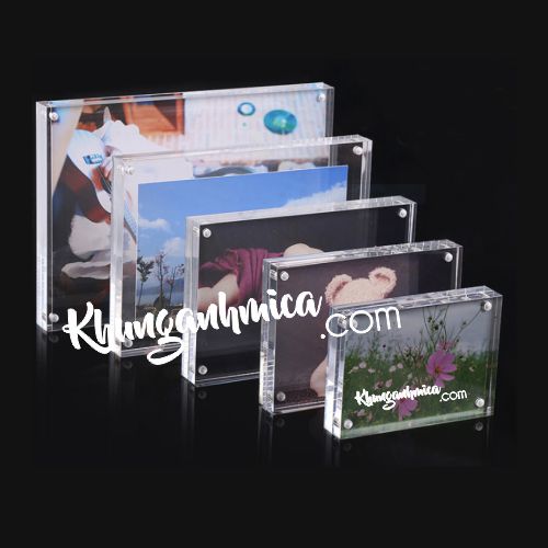 Khung mica chân đế chất liệu khác nhau