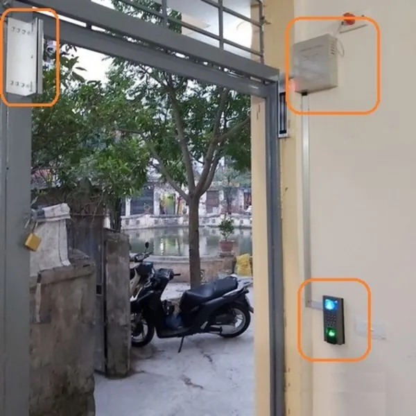 Khóa Cổng Vân Tay Nhà Trọ - Quản Lý Ra Vào Bằng App 