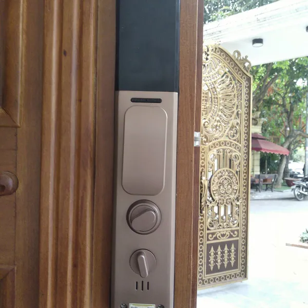 Khóa Cửa Vân Tay Kassler KL-878 App