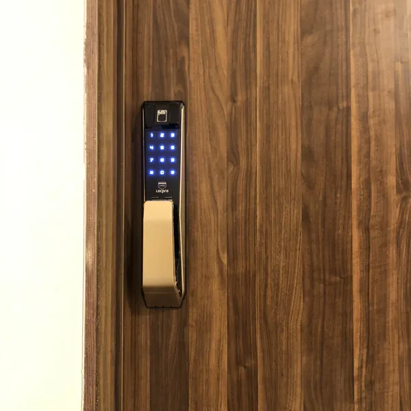 Khóa cửa điện tử Locpro K500