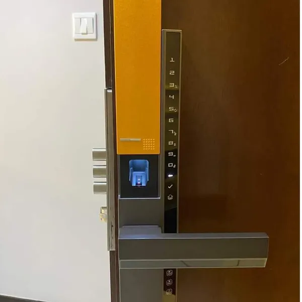 Khóa điện tử securam V8