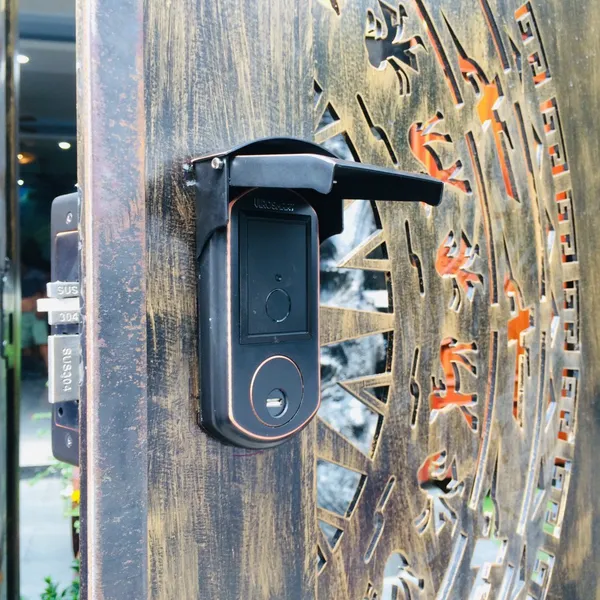 Khóa Cổng Thông Minh Viro VR 1300D - Vân Tay 2 Chiều