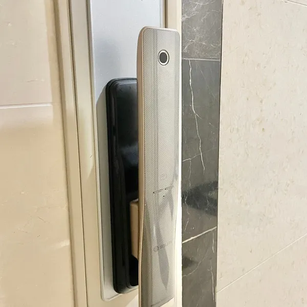 Khóa Cửa Vân Tay Solity GP-4000BK
