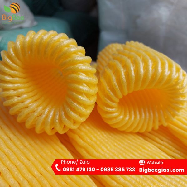 Xốp lưới bọc trái cây màu vàng Xốp lưới bọc trái cây màu vàng