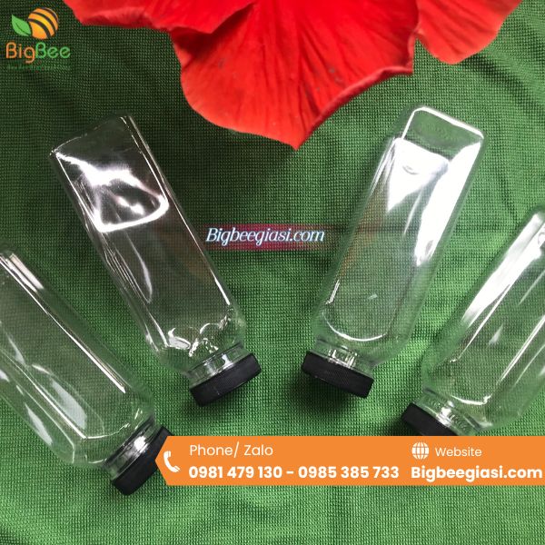 Chai nhựa vuông miệng rộng nắp đen 350ml Chai nhựa vuông miệng rộng nắp đen 350ml