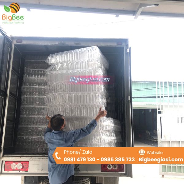 Thu Hồng - Chuyên cung cấp chai nhựa pet giá rẻ, giao hàng tận nơi nhanh chóng Thu Hồng - Chuyên cung cấp chai nhựa pet giá rẻ, giao hàng tận nơi nhanh chóng