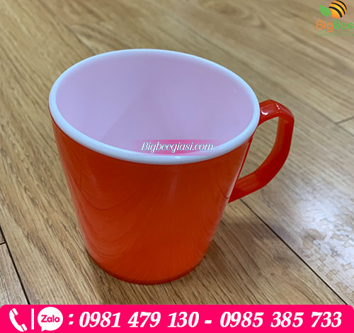 Ly uống nước 2 màu loại nhỏ có quai Ly uống nước 2 màu loại nhỏ có quai