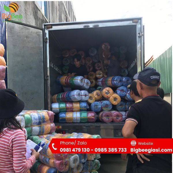 Thu Hồng hỗ trợ giao hàng tận nơi, miễn phí vận chuyển tại TpHCM Thu Hồng hỗ trợ giao hàng tận nơi, miễn phí vận chuyển tại TpHCM