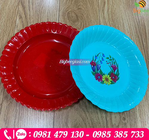 Dĩa nhựa tròn được sử dụng nhiều tại các quán ăn Dĩa nhựa tròn được sử dụng nhiều tại các quán ăn