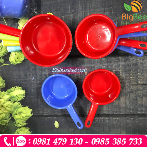 Gáo múc nước không mỏ sâu lòng Gáo múc nước không mỏ sâu lòng