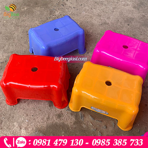Ghế nhựa lùn chữ nhật có lỗ Ghế nhựa lùn chữ nhật có lỗ