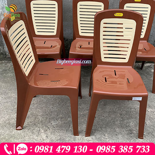 Ghế nhựa tựa lưng có kết cấu vững trãi, dùng bền bỉ theo năm tháng Ghế nhựa tựa lưng có kết cấu vững trãi, dùng bền bỉ theo năm tháng