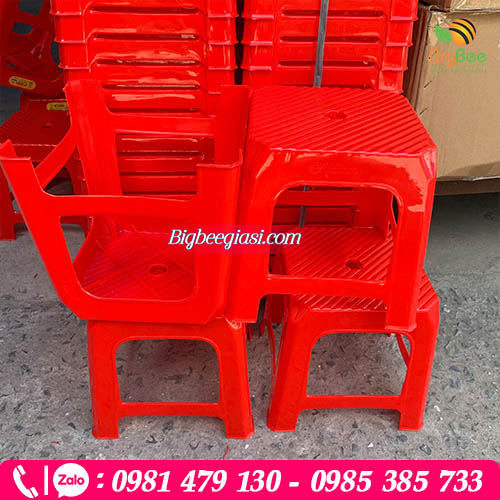 Ghế nhựa vuông lùn sọc bền giá rẻ phù hợp với nhiều mục đích khác nhau. Ghế nhựa vuông lùn sọc bền giá rẻ phù hợp với nhiều mục đích khác nhau.