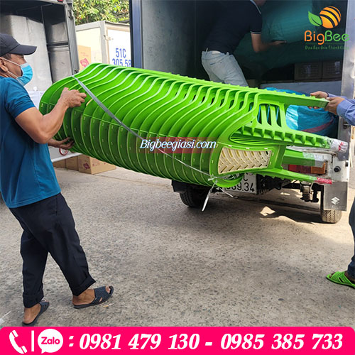 Thu Hồng - Giao ghế nhựa tận nơi cho đối tác Thu Hồng - Giao ghế nhựa tận nơi cho đối tác