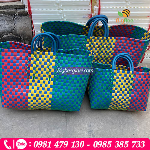 Giỏ xách nhựa có nhiều kích thước để lựa chọn Giỏ xách nhựa có nhiều kích thước để lựa chọn