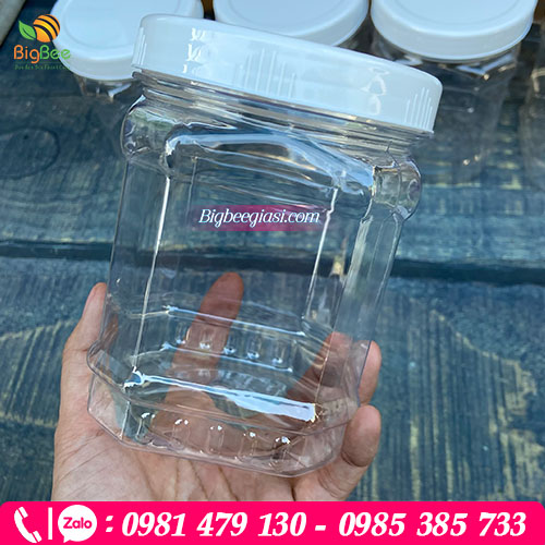 Hộp nhựa có đường gân để hạn chế trơn trượt khi cầm nắm Hộp nhựa có đường gân để hạn chế trơn trượt khi cầm nắm