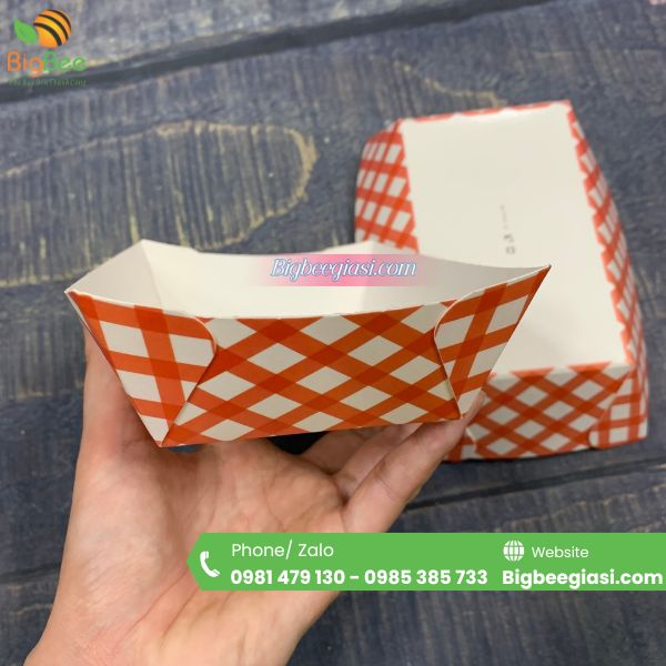 Khay giấy có họa tiết đựng thực phẩm Khay giấy có họa tiết đựng thực phẩm