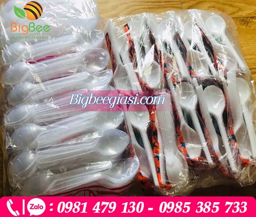 Muỗng trà sữa trắng sữa và trắng trong chất lượng, an toàn