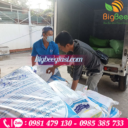 Thu Hồng hỗ trợ giao hàng tận nơi