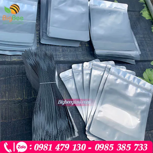 Túi zipper đáy đứng 1 mặt trong 1 mặt bạc