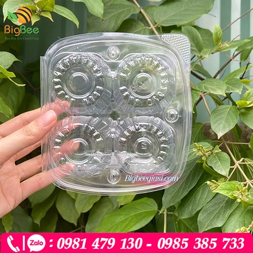 Vỉ nhựa trong đựng 4 quả trứng muối