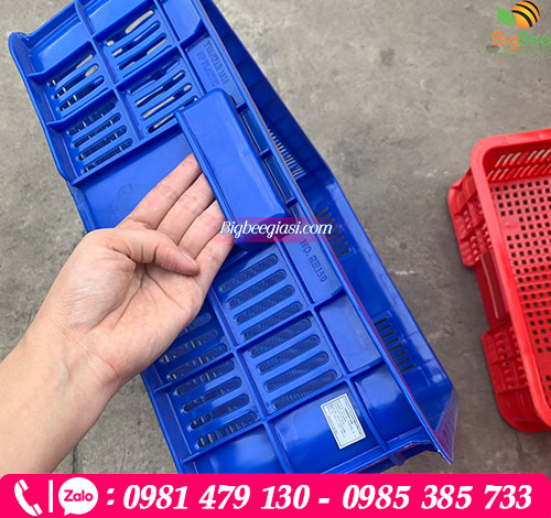 Thùng nhựa rỗng có 2 tay cầm Thùng nhựa rỗng có 2 tay cầm