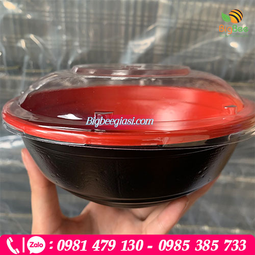 Tô nhựa dùng 1 lần lòng đỏ, ngoài đen Tô nhựa dùng 1 lần lòng đỏ, ngoài đen