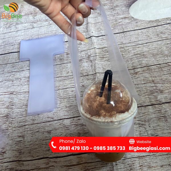 Túi chữ T đựng cafe, trà sữa mang đi tiện lợi giá rẻ Túi chữ T đựng cafe, trà sữa mang đi tiện lợi giá rẻ