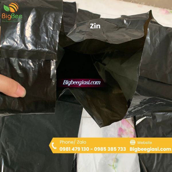 Túi xốp đen 2 quai hàng zin Túi xốp đen 2 quai hàng zin