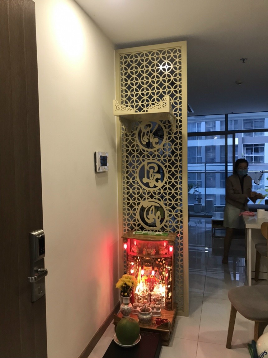 Bàn Thờ Treo Tường Kết Hợp Vách Ngăn CNC