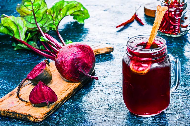 Kết hợp nước ép củ dền đỏ với bí đỏ, dưa leo giúp bạn khai thác được nguồn dưỡng chất đa dạng hơn Kết hợp nước ép củ dền đỏ với bí đỏ, dưa leo giúp bạn khai thác được nguồn dưỡng chất đa dạng hơn