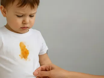 Mẹo xử lý vết bẩn cứng đầu trên quần áo trẻ em – Hiệu quả và an toàn cho bé
