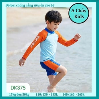 Đồ bơi bé trai tay dài ( đồ bơi rời ) in 3D chữ Dk đơn giản cho bé yêu diện đi biển , đi bơi