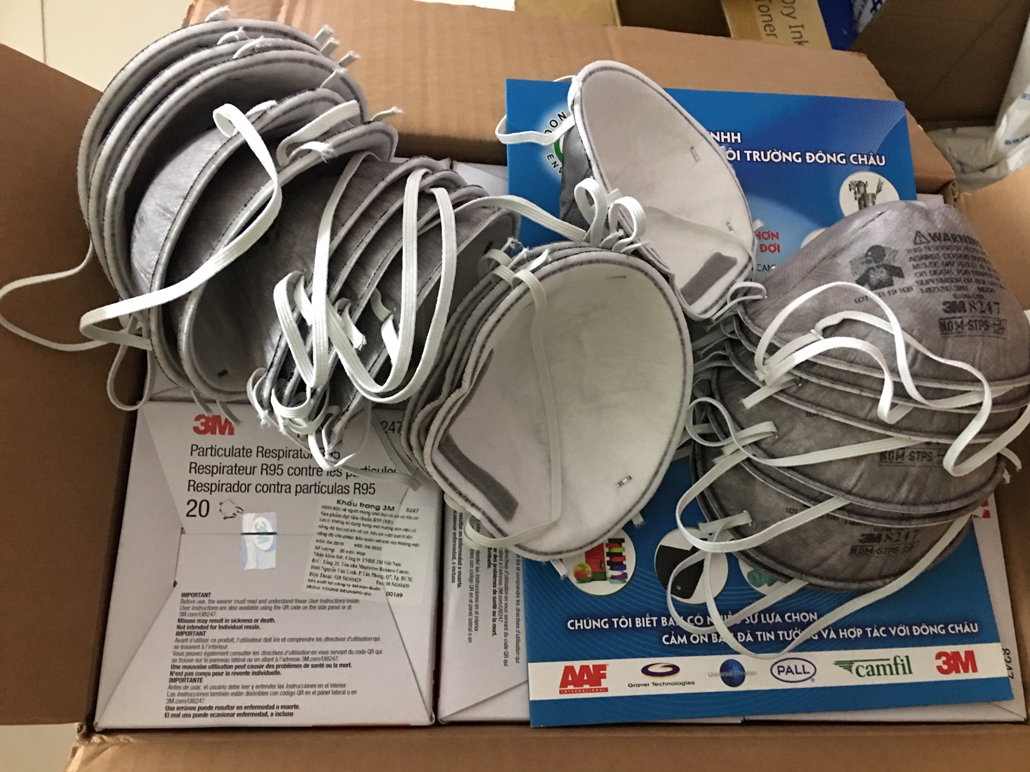 Khẩu Trang Tiêu Chuẩn R95 Ngăn Virus Cúm Bụi Mịn 95% 3M 8247