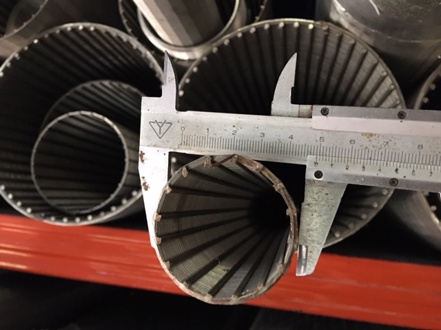 đo test kích thước Ống Lọc Khe Johnson Đường Kính 49mm 1000 X Slot 2mm