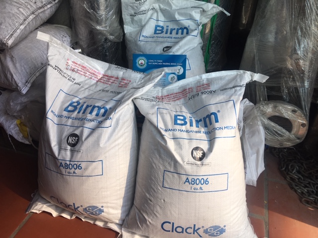 Hạt Birm Khử Sắt đóng gói 1 bao 18kg