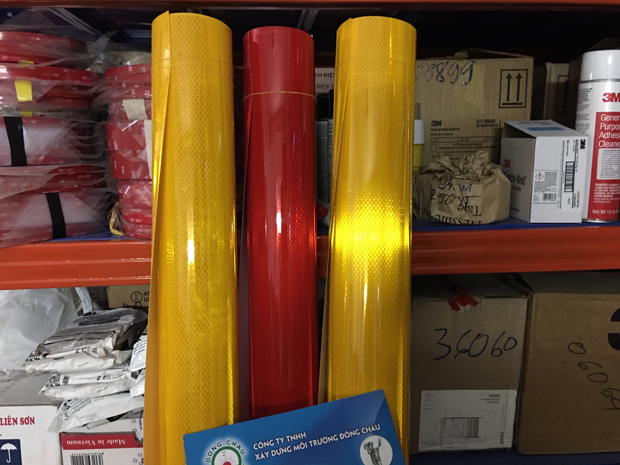 cung cấp giá rẻ nguyên cuộn Decal 3M phản quang màu vàng và đỏ