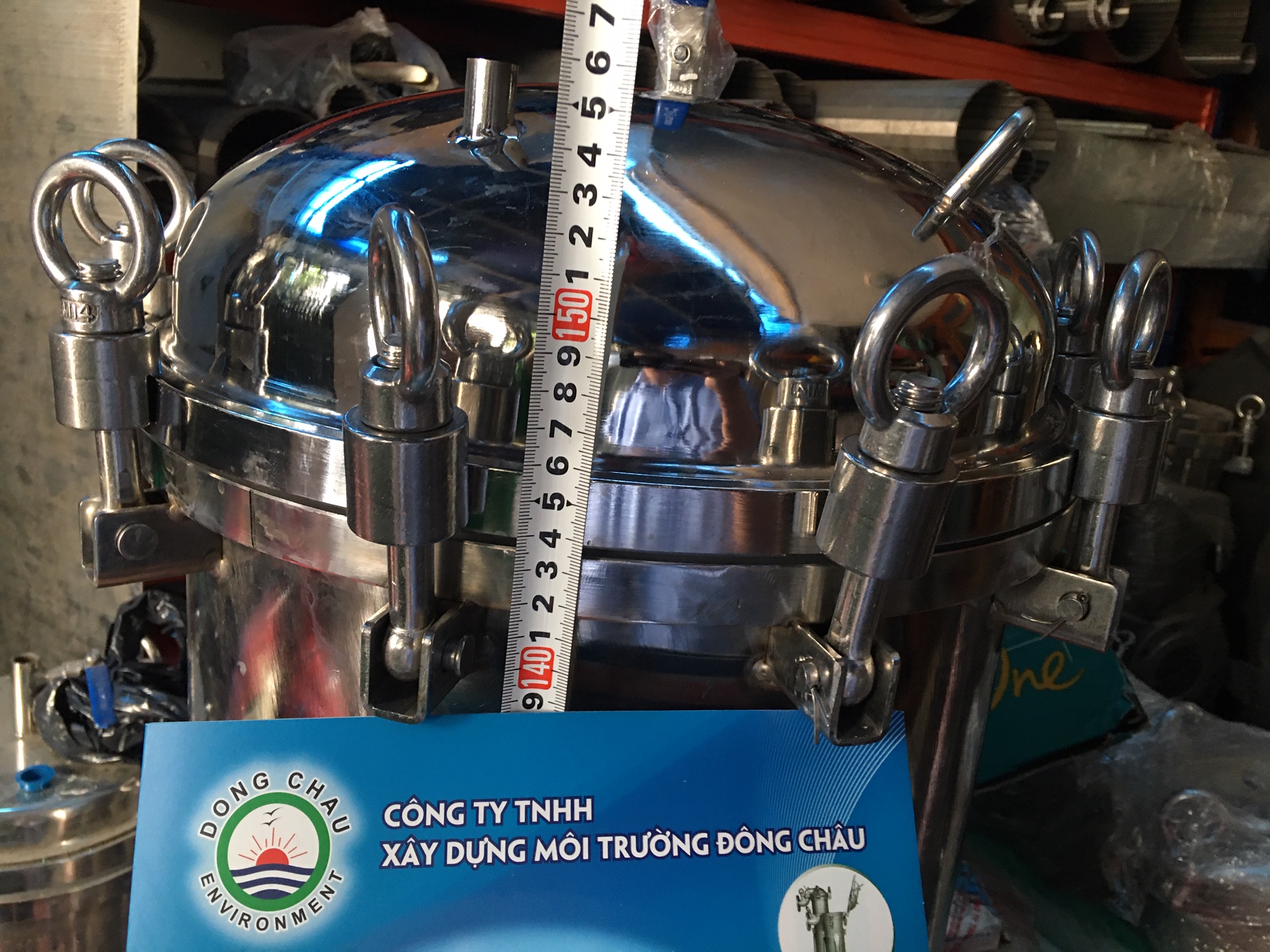 chi tiết nắp chụp trên Bình inox lọc cặn trong sản xuất 15 lõi 40 inch