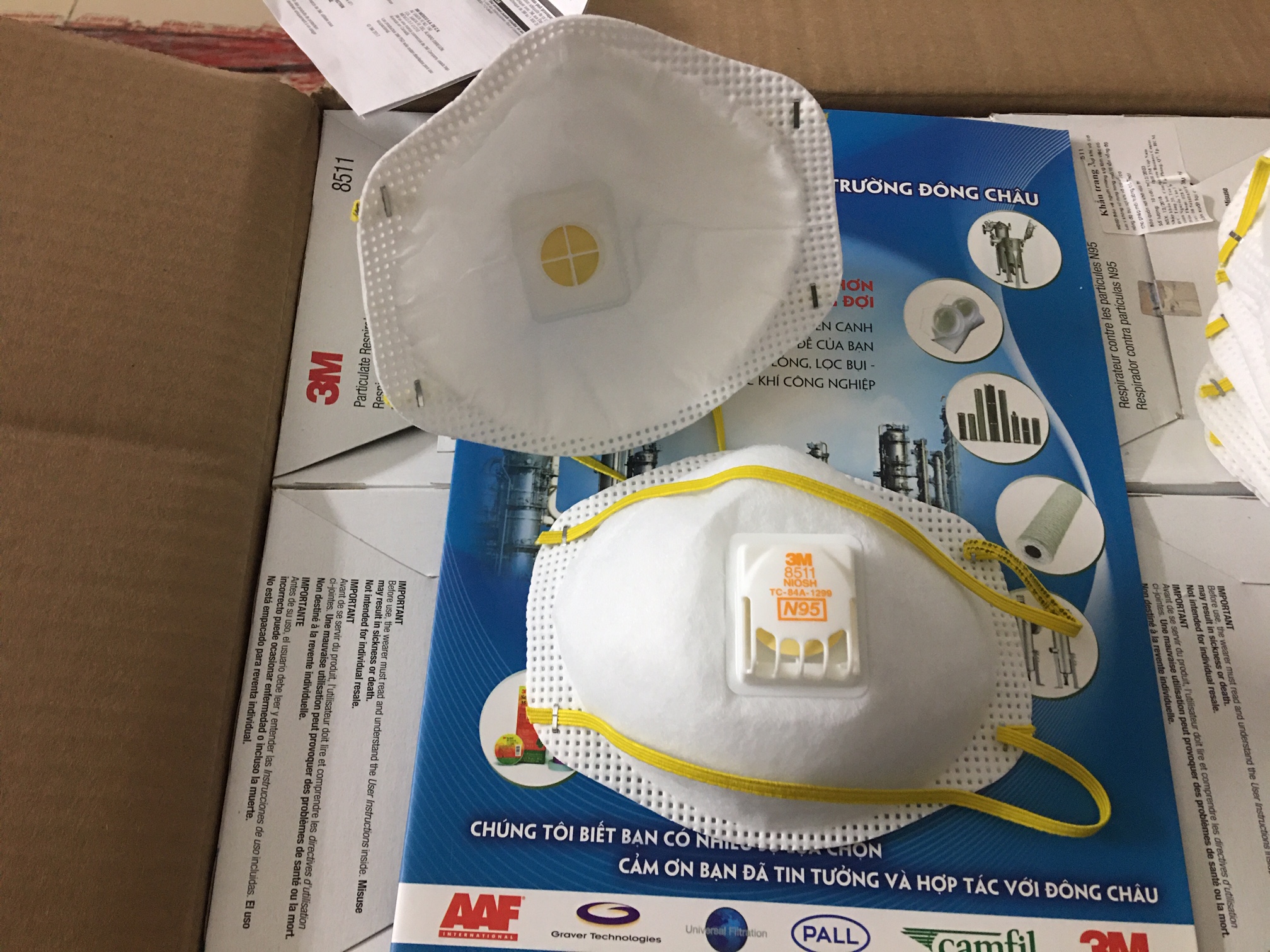 cấu tạo mặt trước và mặt sau Khẩu trang tiêu chuẩn N95 có van 3M 8511