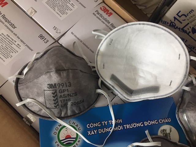cấu tạo mặt trong, mặt ngoài Khẩu trang than hoạt tính 3M 9913