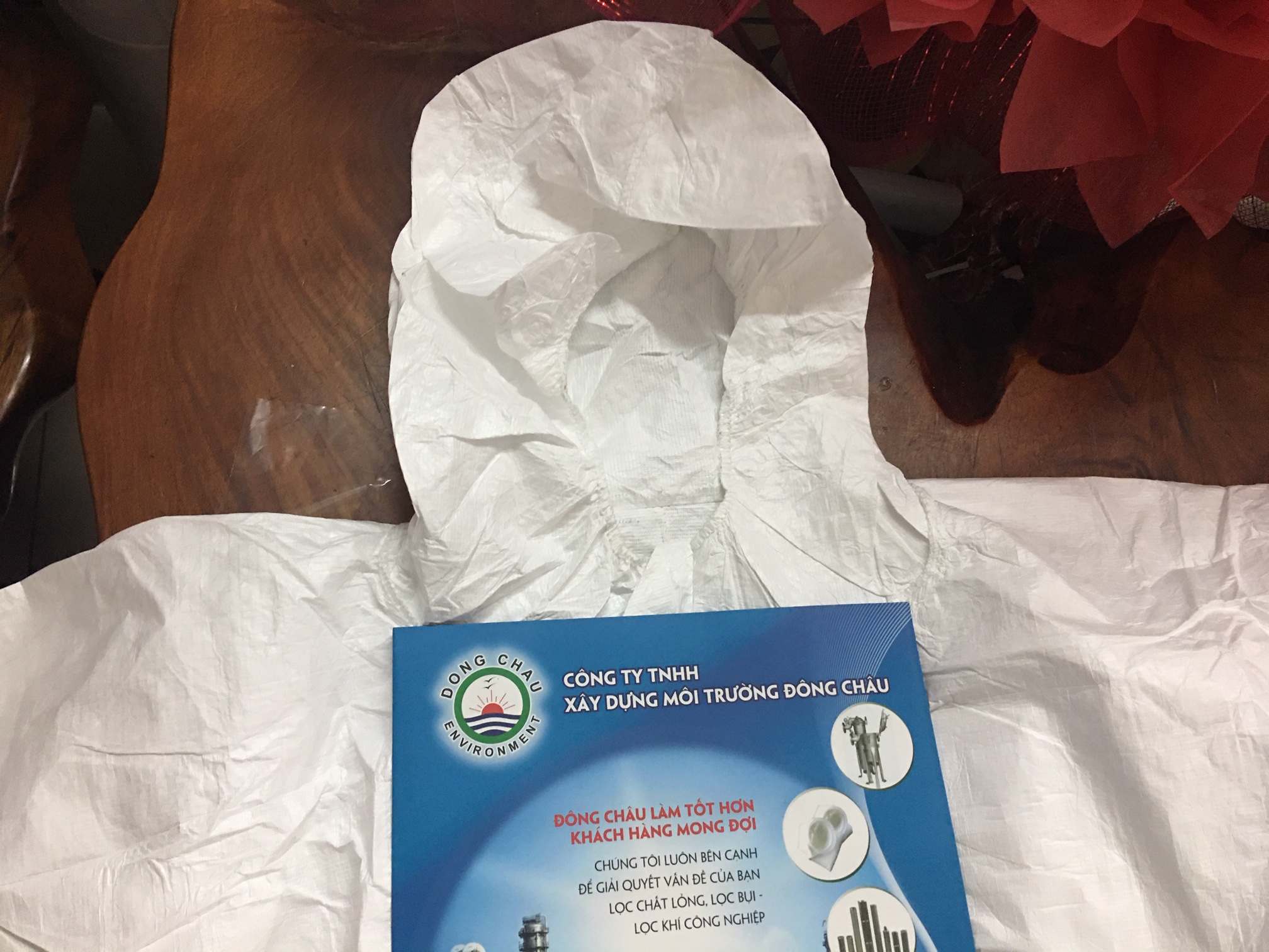 nón chụp Bộ đồ bảo hộ áo liền quần chống hóa chất Tyvek