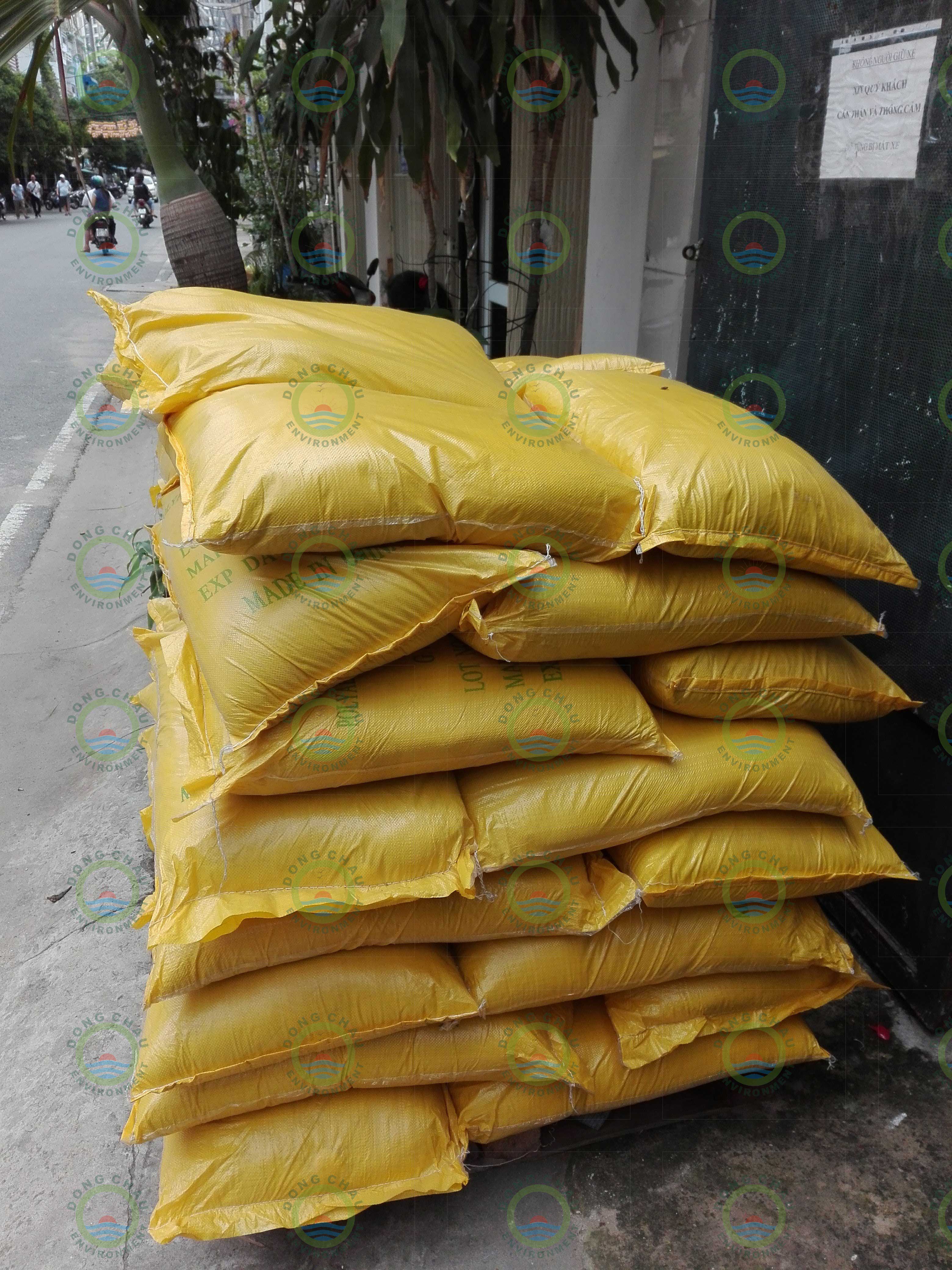 phân phối giá sỉ Poly Aluminium Chloride PAC vàng nghệ dùng trong lọc nước