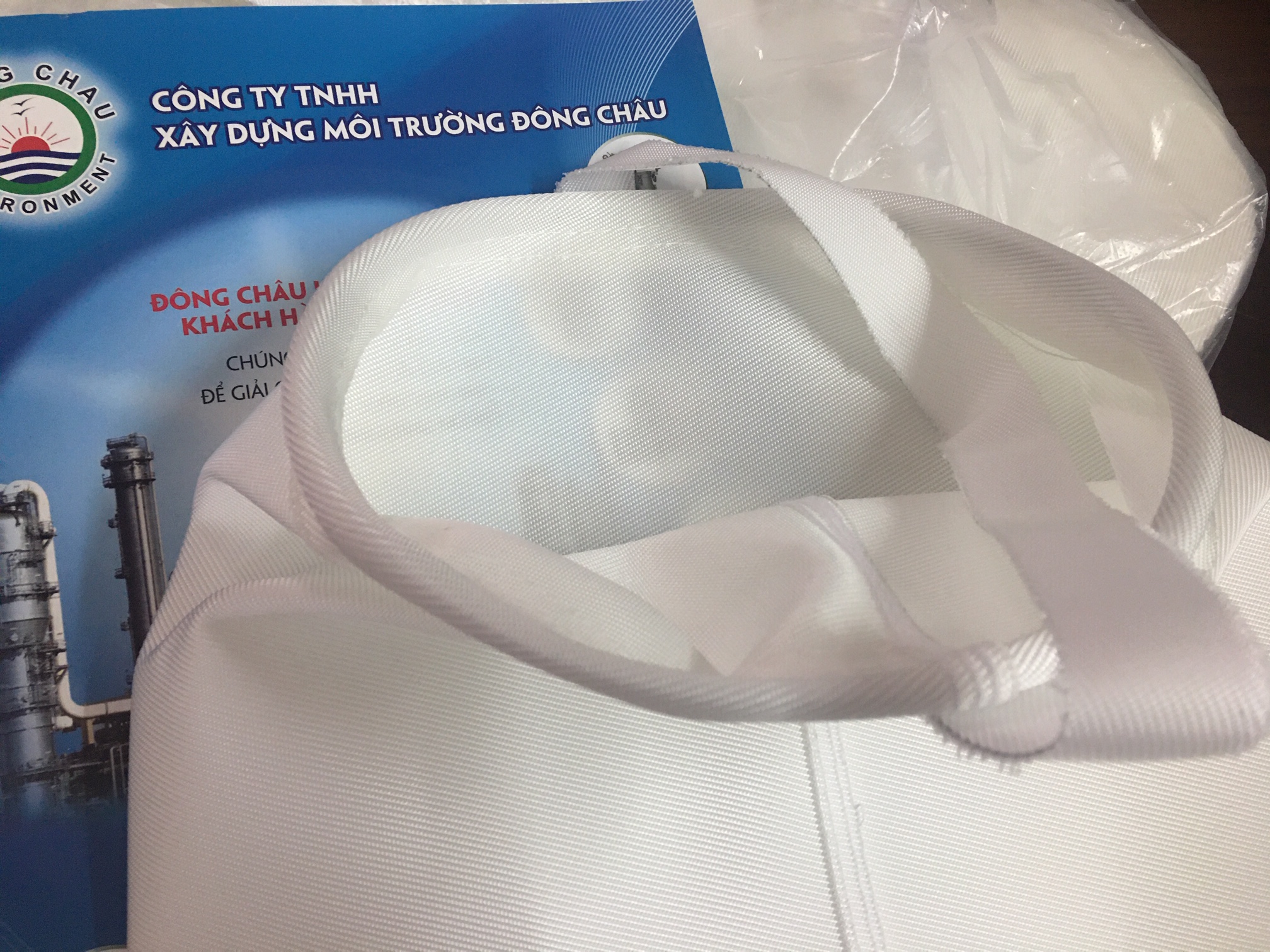 cận cảnh vòng miệng inox Túi lọc vải dệt PP vòng inox