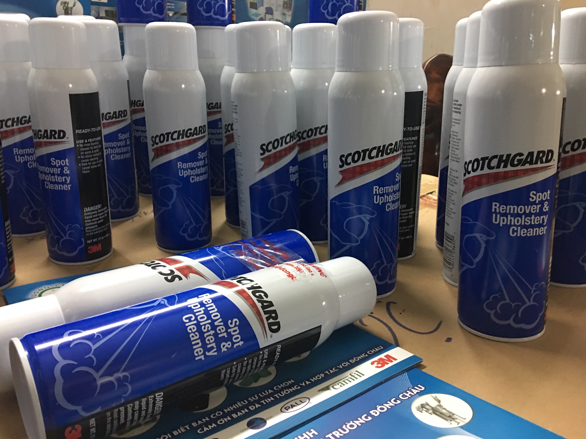 Chai xịt làm sạch nhanh rèm cửa, thảm, ghế nệm, da, vải scotchgard