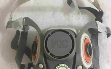 Mặt nạ bảo hộ 3M 6100 Mặt nạ bảo hộ 3M 6100